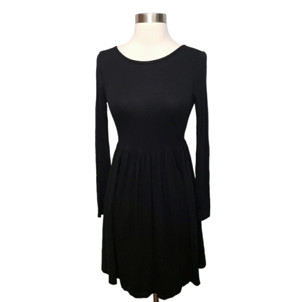 ASOS Size 2 Maternity Black Long Sleeve Low Criss Cross Back Dress